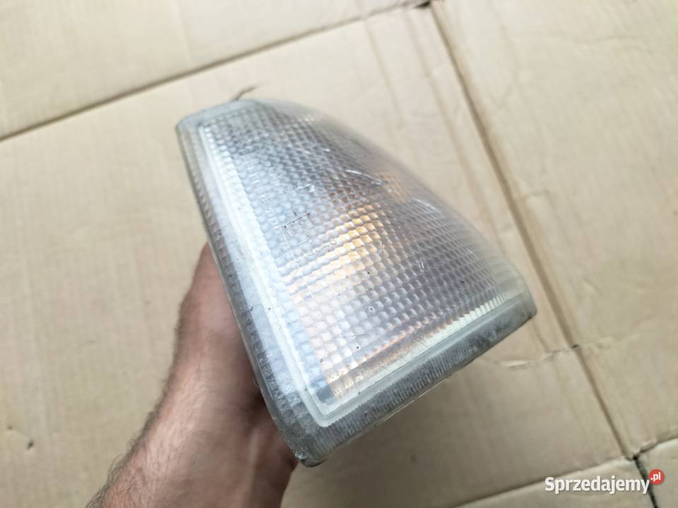 FIESTA MK3 MIGACZ KIERUNKOWSKAZ LEWY PRZÓD Kamień-Kolonia