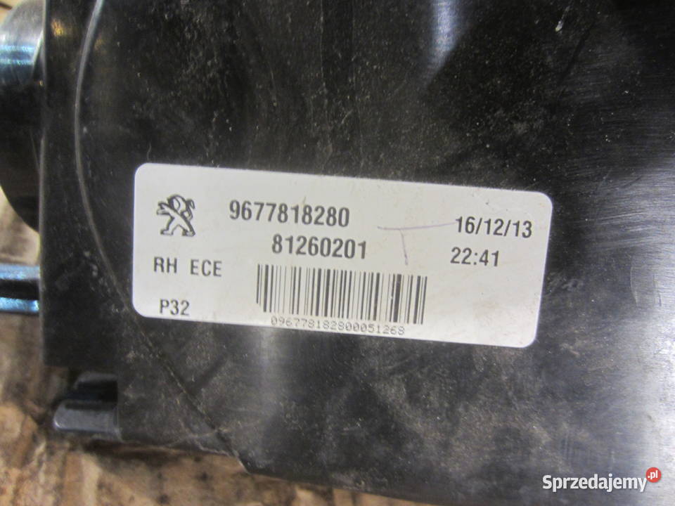 Lampa prawa tył tylna klapy Peugeot 308 2013 HB Szczecin sprzedam