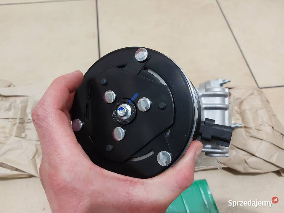 Kompresor klimatyzacji LUCAS ACP01390 Land Rover