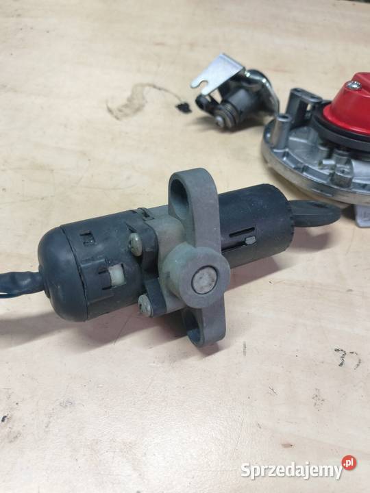 Yamaha TZR 50 stacyjka zamki wlew Pozostałe Łubno sprzedam