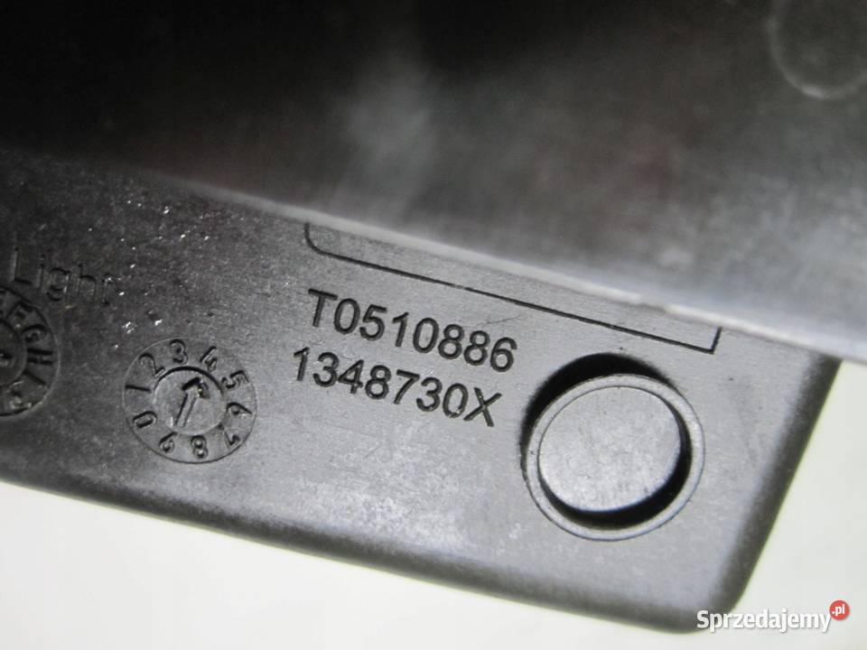 INSIGNIA A I LIFT 10r popielniczka schowek
