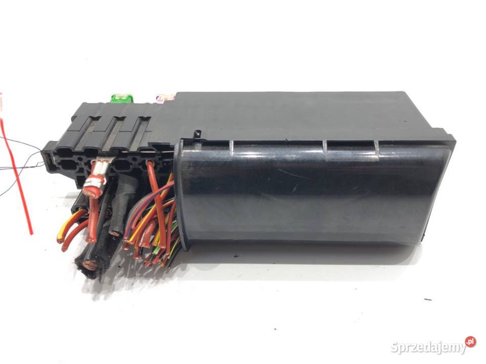 SKRZYNKA BEZPIECZNIKÓW SKODA FABIA III Hatchback