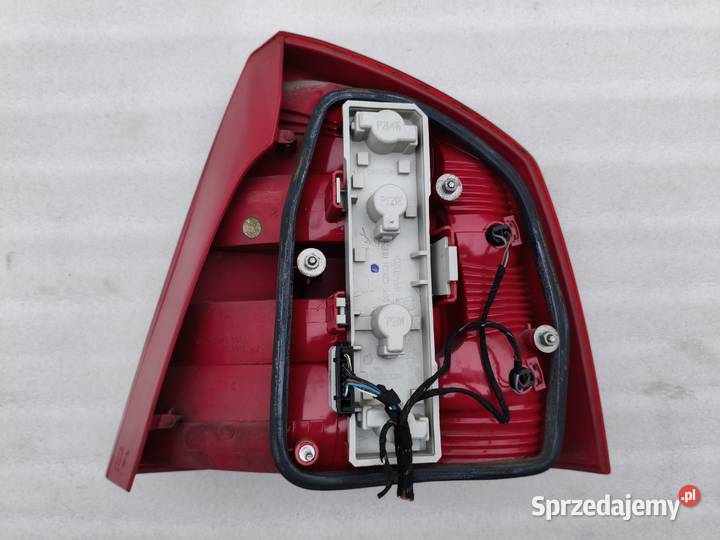 Lampa Lewy Tył Tylna Lewa Skoda Octavia II mazowieckie Wyszków sprzedam