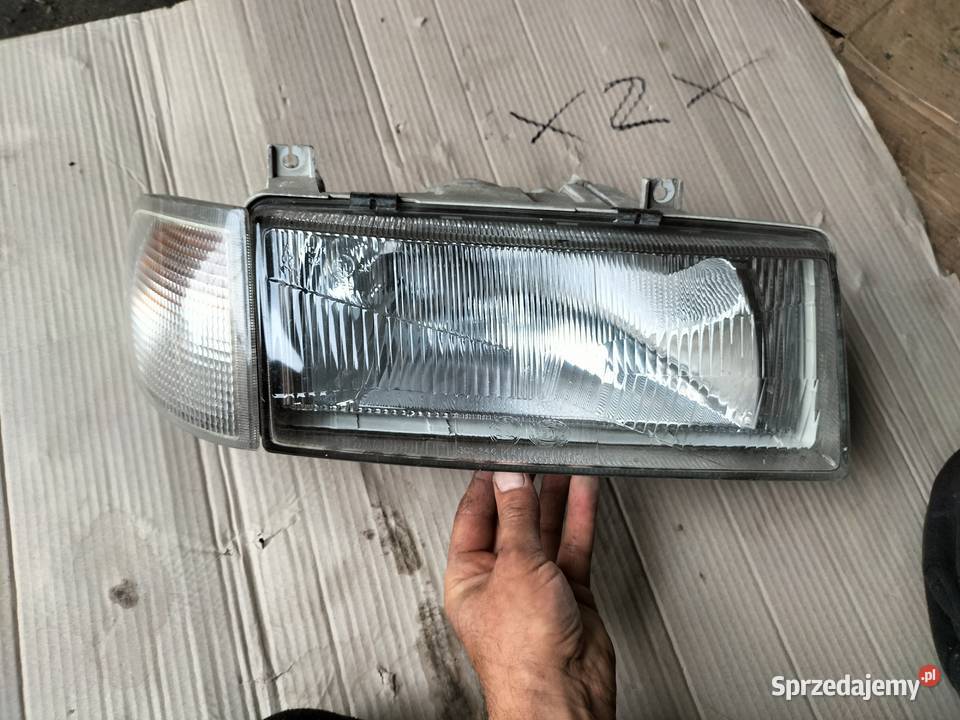 LAMPA PRZÓD PRZEDNIA PRAWA REFLEKTOR Skoda Kamień-Kolonia