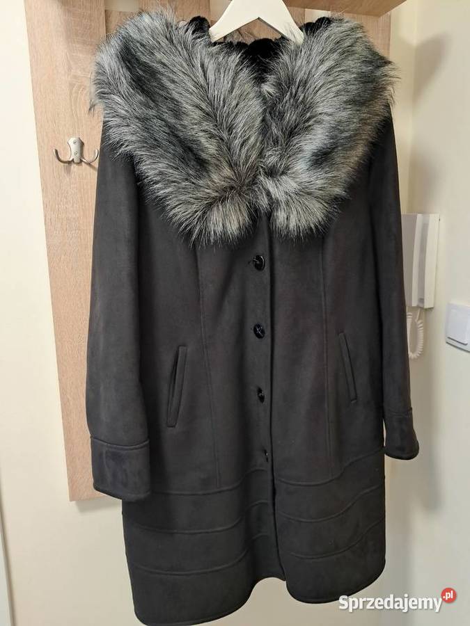 Kożuch damski długi czarny z kapturem 4446 do