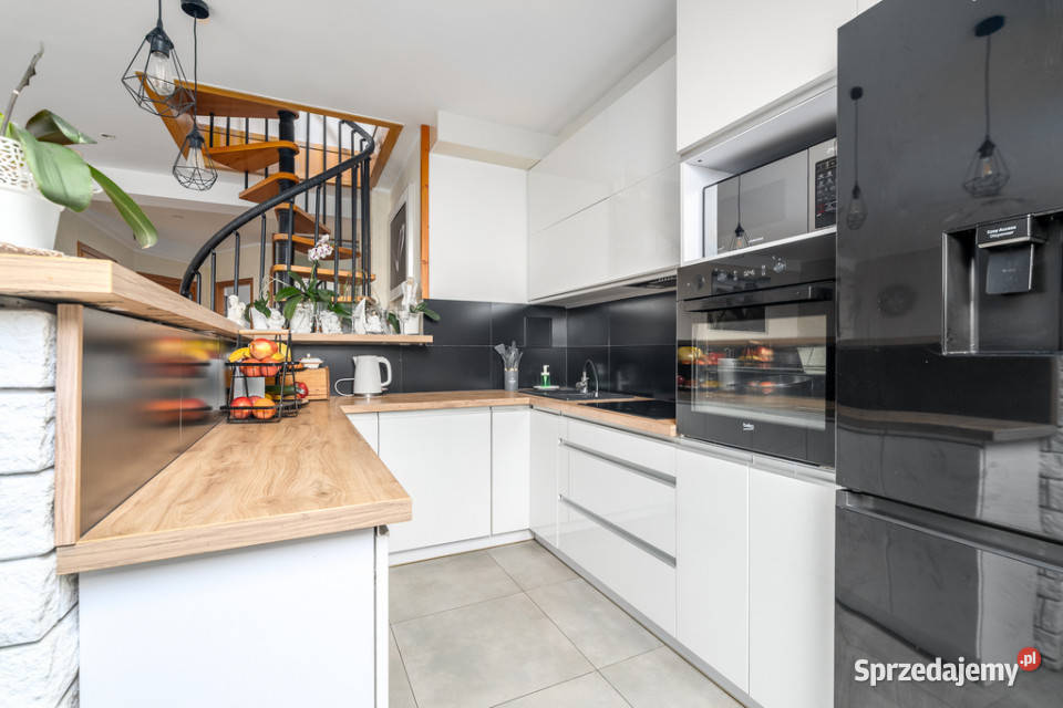 Dwupoziomowe mieszkanie 957 m 4 pokoje balkon Warzymice