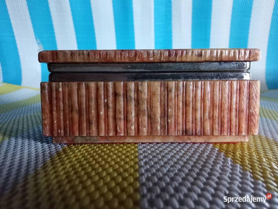 Szkatułkę sprzedam Borówno