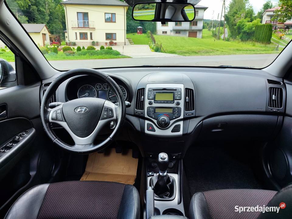 Ładny nie zgnity Hyundai i30 14 benzyna z gazem sprzedam