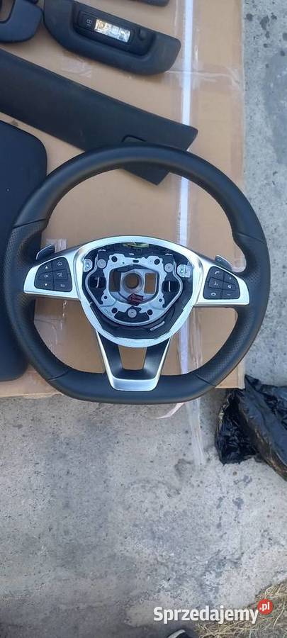 Wnętrze Mercedes w205 kierownica AMG plastiki podkarpackie Mielec