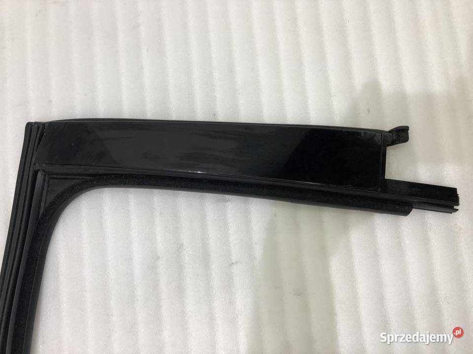 NAKŁADKA DRZWI USZCZELKA 5TA839902 VW TOURAN III
