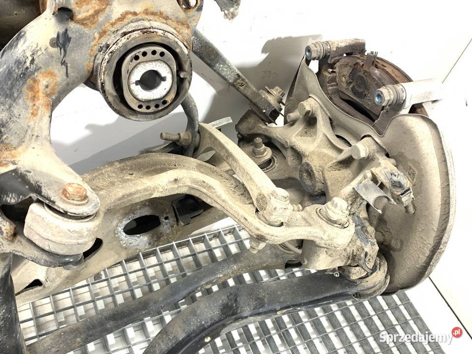 BELKA TYŁ AUDI A4 B9 Kombi TYLNA ZAWIESZENIA