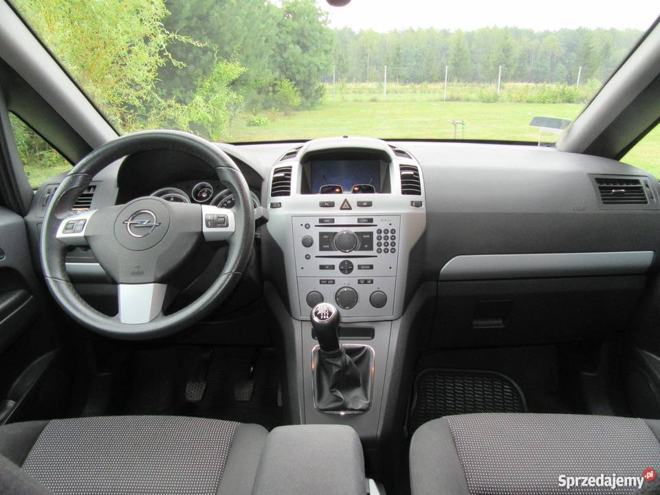 Sprzedam rodzinny samochód Opel Zafira 1700cm3