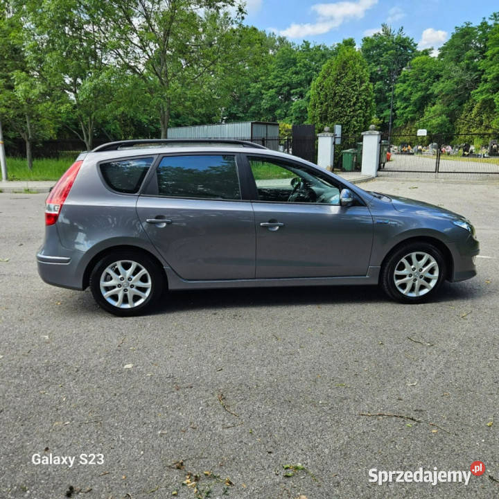 Hyundai i30 Hyundai i30 i30cw 14 blue Comfort I Rok produkcji 2012 śląskie Mikołów