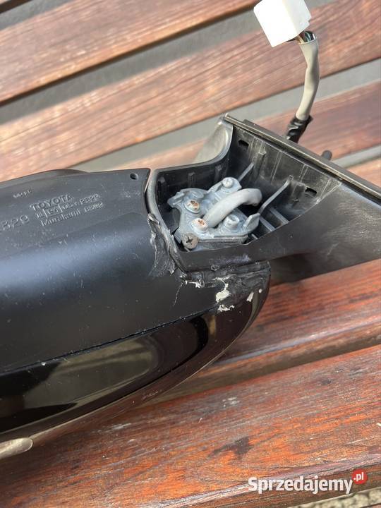 Lusterka prawe i lewe rav4 20111 uszkodzony Marki