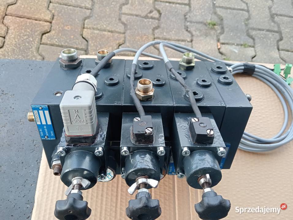 Blok hydrauliczny trzysekcyjny elektrozaworów Kielce