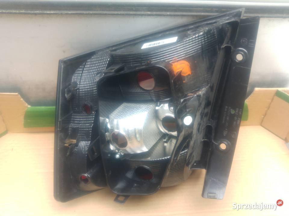 6V6945095 Lampa tył tylna lewa SKODA FABIA III sprzedam