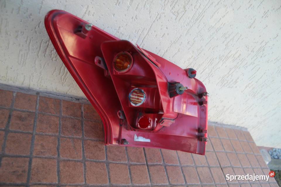 LAMPA PRAWY TYŁ TYLNA PEUGEOT 407 SW KOMBI sprzedam