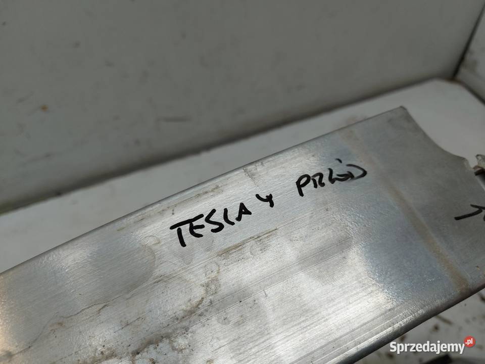 TESLA MODEL Y 2023r Belka wzmocnienie zderzaka