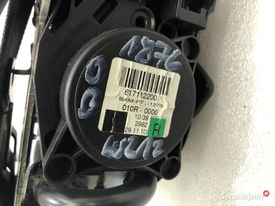 PAS PRAWY PRZÓD 617112200 MERCEDES W212