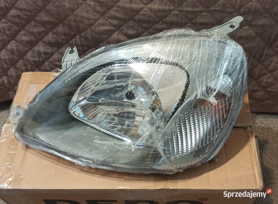 Lampa przednia lewa Toyota Yaris mazowieckie Pruszków