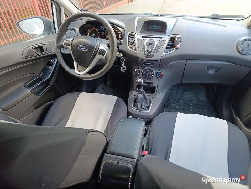Fiesta mk7 z Klimą tempomat podgrzewane fotele mazowieckie
