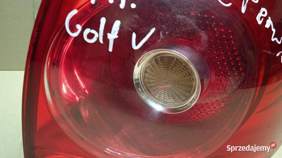 VW GOLF V HB LAMPA TYŁ PRAWA Zbierkowo