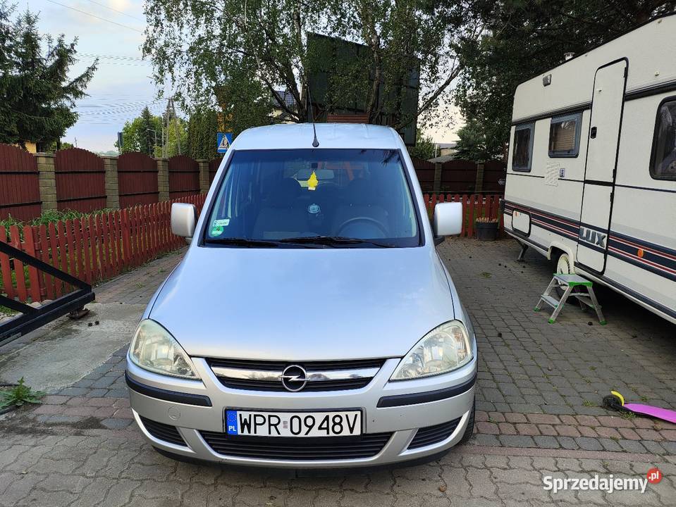 Opel Combo 13 ctdi osobowy 2008 hak Raszyn sprzedam