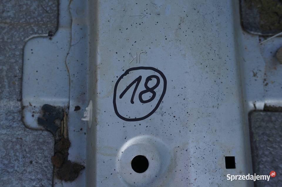 SŁUPEK ŚRODKOWY LEWY INFINITI G37 SEDAN Nowy Tomyśl sprzedam