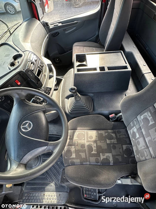 MercedesBenz Axor 1828 skrzyniowy HDS Hiab Rok produkcji 2006 Łomża