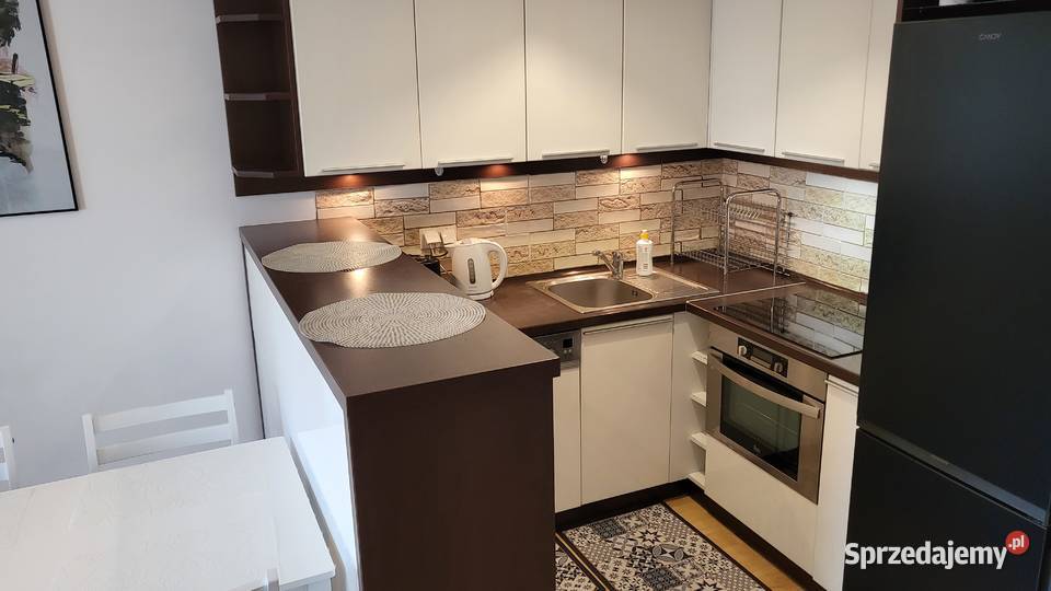 Wynajmę mieszkanie 40 m2 2 pokoje Broniewskiego Warszawa