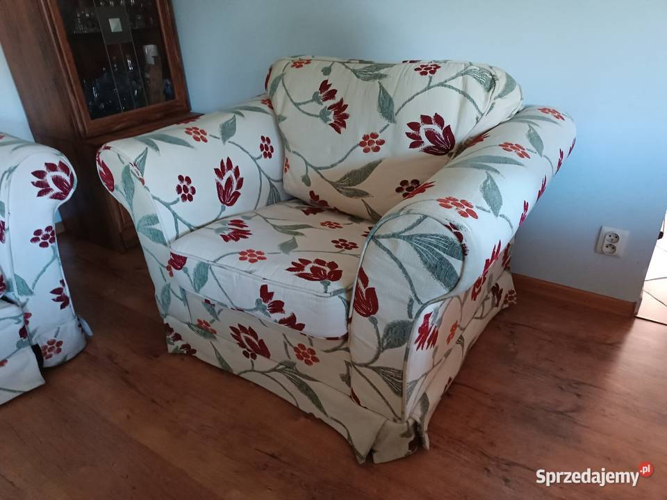 Sofa w kwiaty i dwa fotele Chojnice