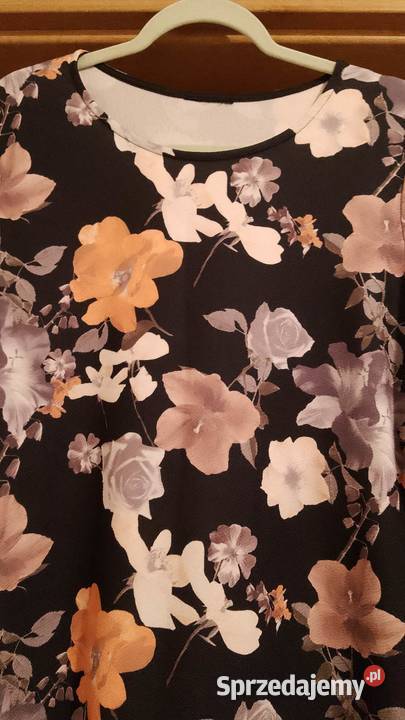 Sukienka damska w kwiaty sprzedam