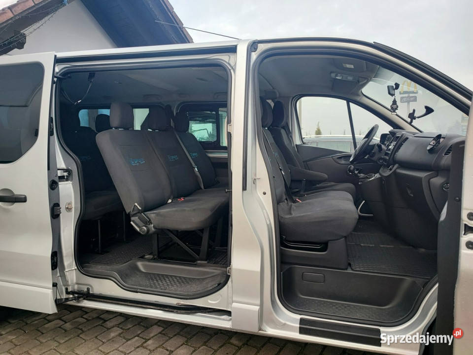 Opel Vivaro Krajowy serwisowany 9 osób Fra Vat ABS śląskie Ustroń