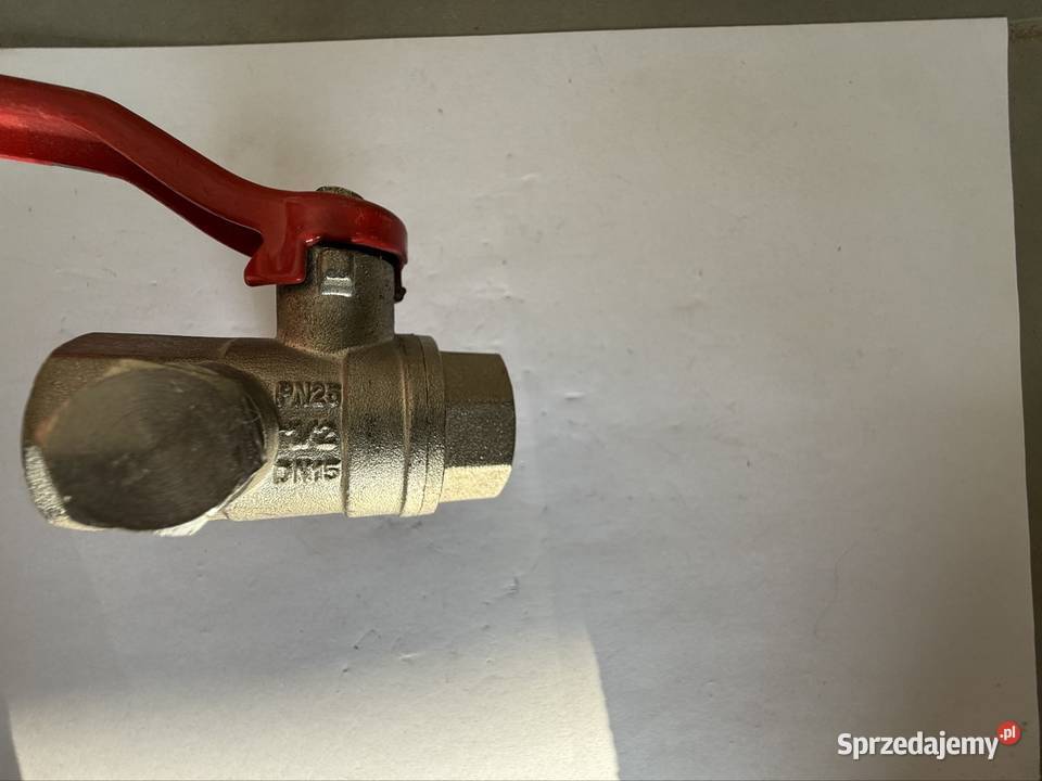 Dwa zawory kulowe 12 ze spustem mazowieckie