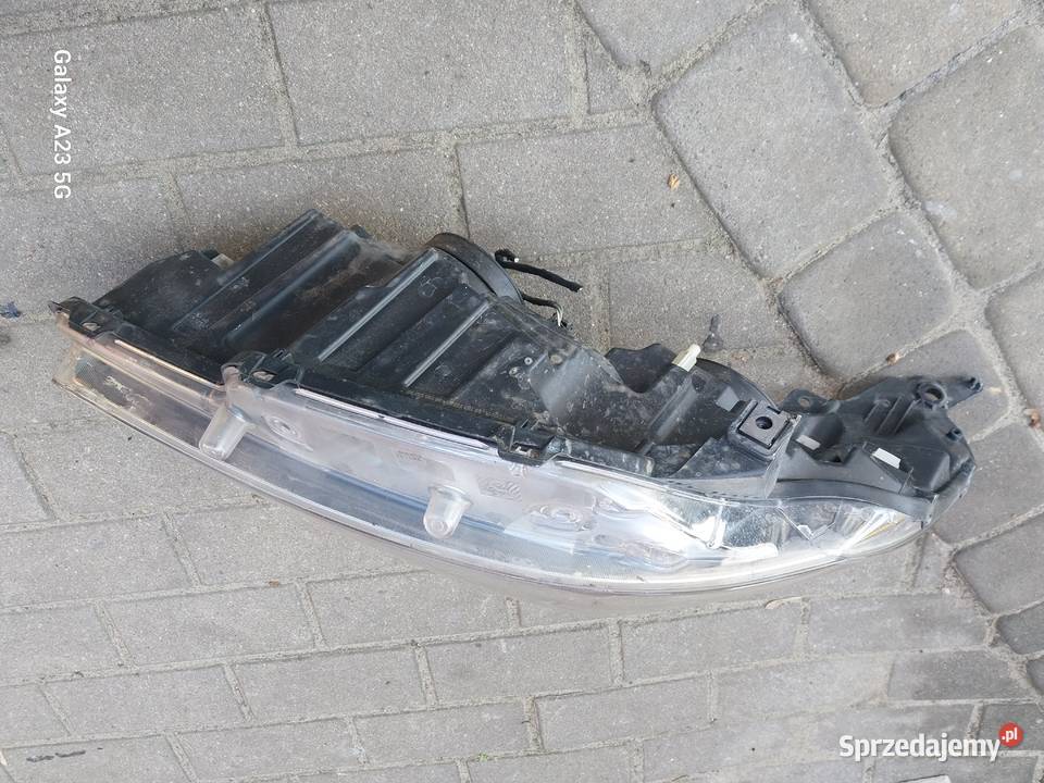 Lampa prawa przód przednia Peugeot 508 2011 r prawe