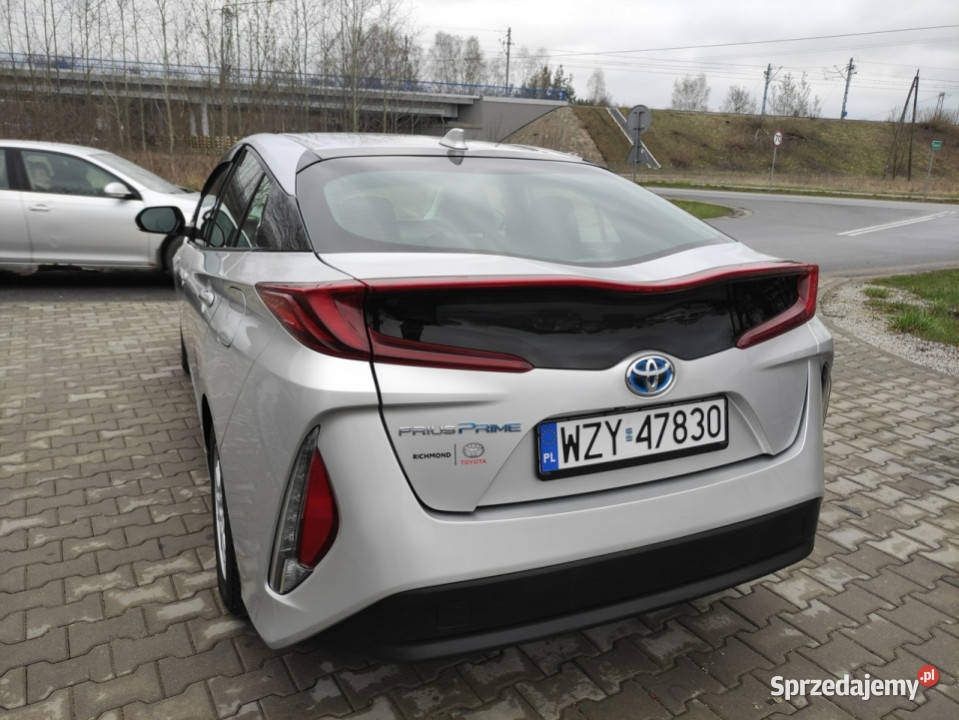Toyota Prius 38 V 2023 38975km Stare Budy