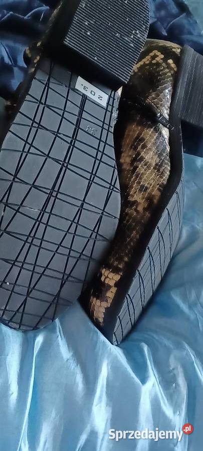 buty skórzane z zewnątrz a podeszwa na zewnątrz inna Poznań