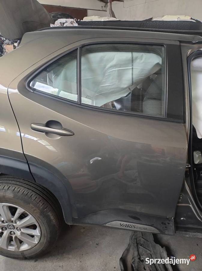 Drzwi Tylne Prawe Lak 6X1 Toyota Yaris Cross Elbląg sprzedam