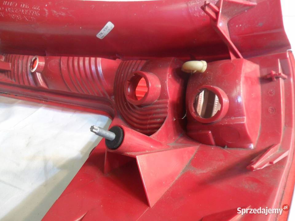 Citroen C4 lampa prawa tylna prawy tył