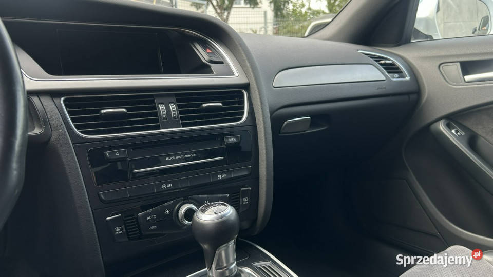Audi A4 20 TDI Sedan Manual SLine wew Biały B8 Gdynia