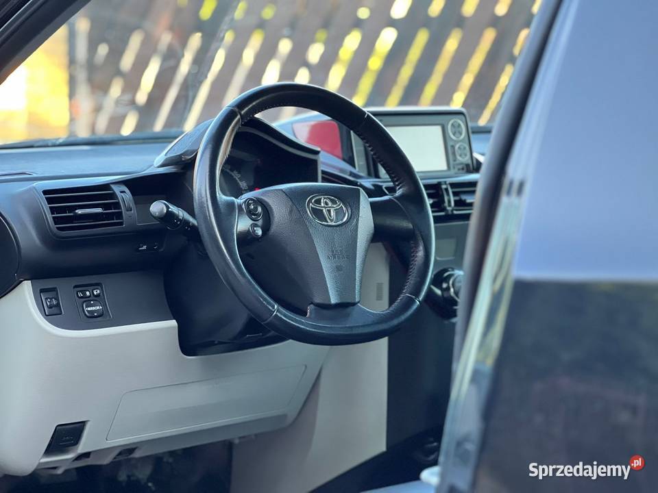 Toyota IQ 10 świeżo sprowadzona świętokrzyskie Ostrowiec Świętokrzyski