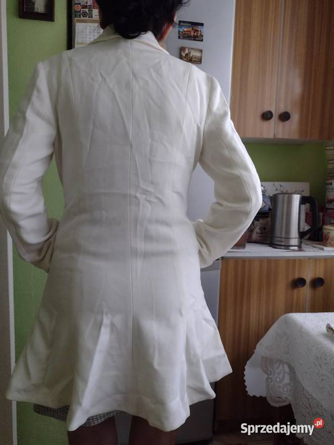 38M ASOSBiały rozkloszowany płaszcz do ślubu Bez wzoru Kraków