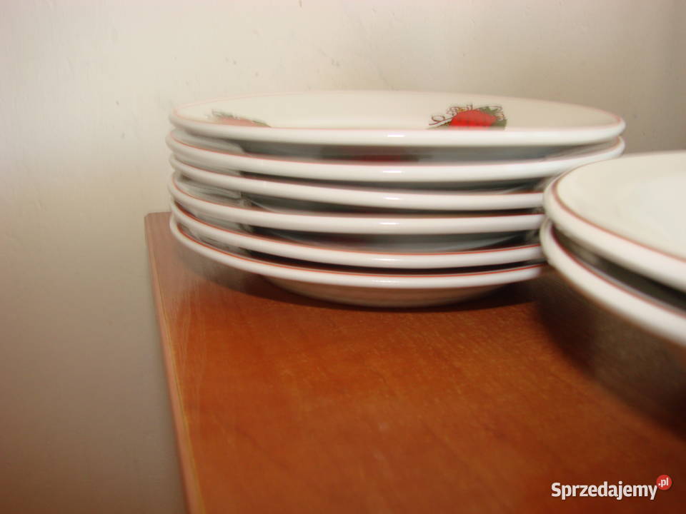 Truskawki talerzyk miseczka Lubiana pomorskie Pruszcz Gdański