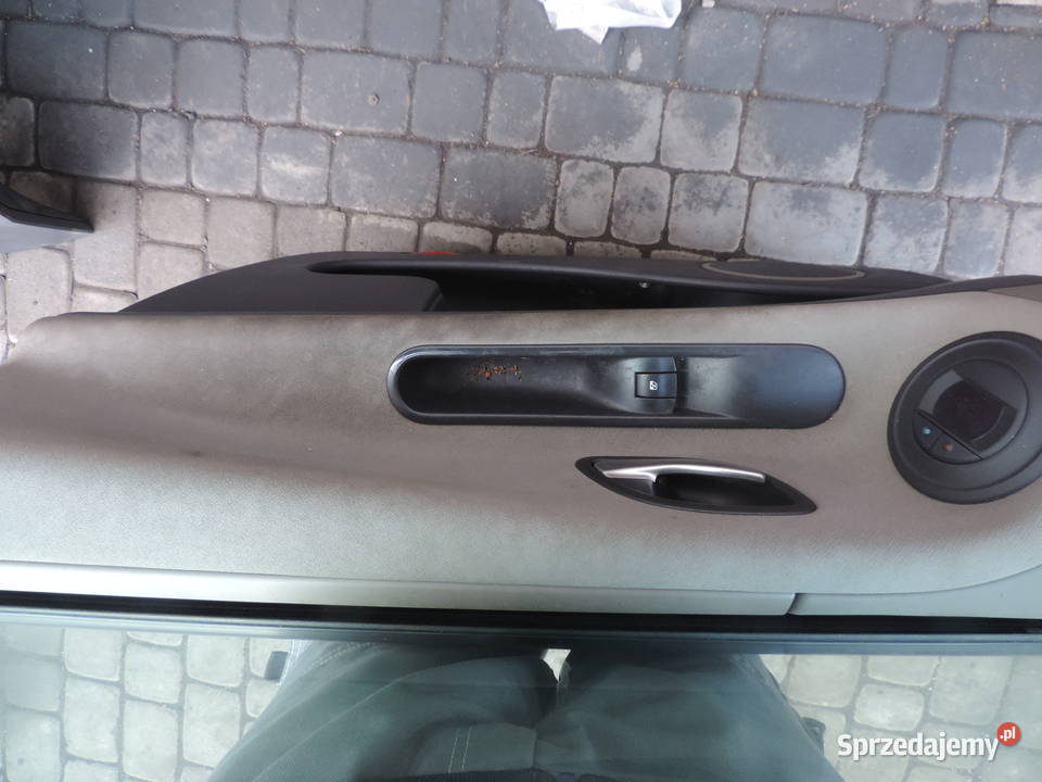 RENAULT ESPACE 4 DRZWI PRAWY PRZÓD PRZEDNIE Rok produkcji 2004 Karoseria Nowy Sącz