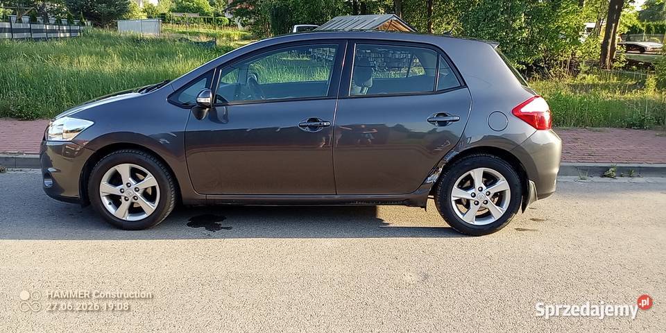 Auris LIFT 18 benzyna 147 Szwajcar lekko Pilawa