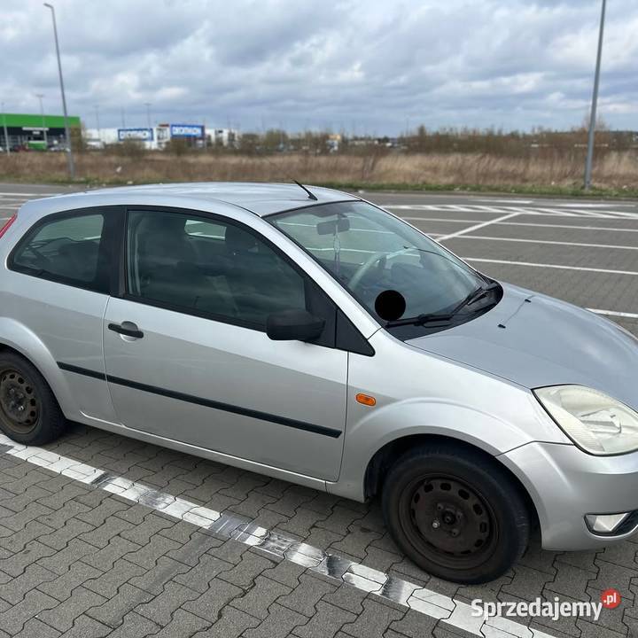 Ford Fiesta 14 benzyna 2003 r 3drzwiowa Rok produkcji 2003 Szczecin