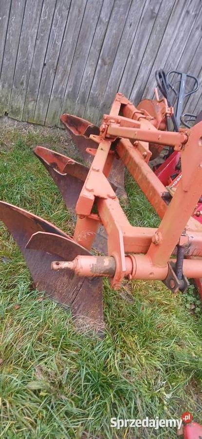 Pług 3 skibowy Grudziądz nieuszkodzony Osjaków sprzedam