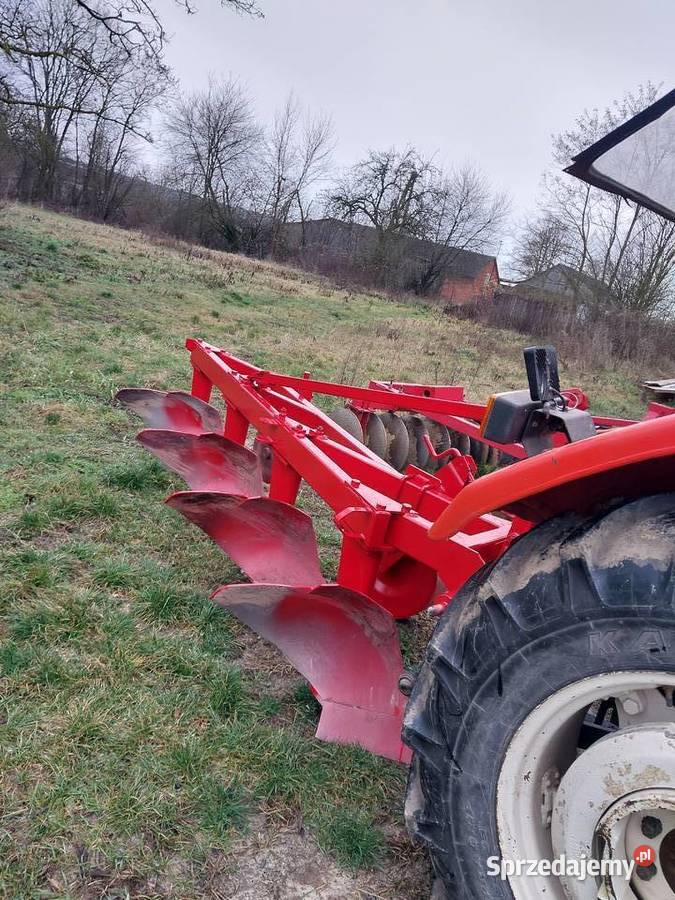 Sprzedam pług 4 skibowy odkładnie śrubowe nieuszkodzony Tarłów sprzedam