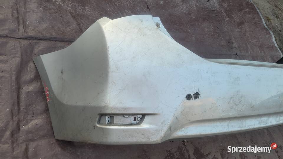 TOYOTA COROLLA E18 E16 2013 ZDERZAK TYL TYLNY osobowe