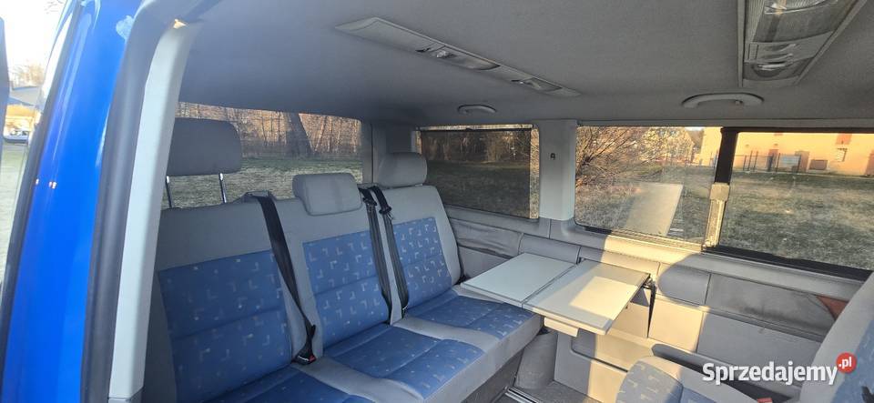 VOLKSWAGEN MULTIVAN Trzebiatów